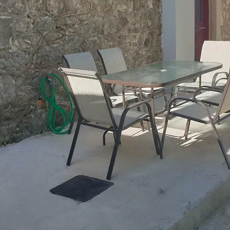 Ferienhaus Kontrata Pinakokhorion